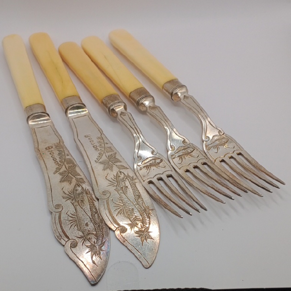 Timeless Silver and Cream Flatware Set for Dining
